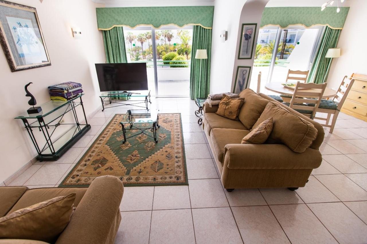 Two Bedroom Near El Duque Beach,